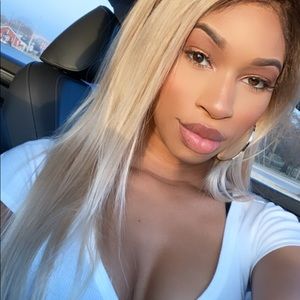 Meet your Posher, Christina